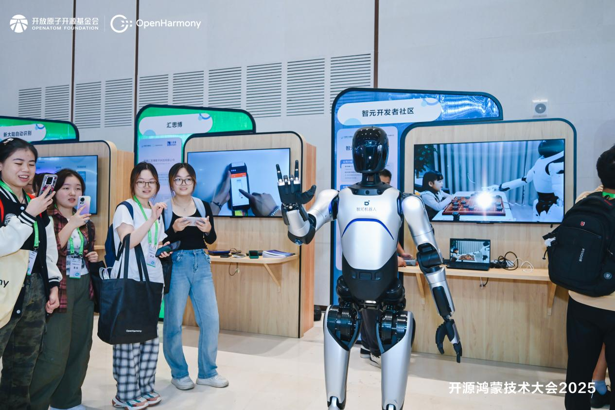 9.29 智元开源鸿蒙推文图片2.png