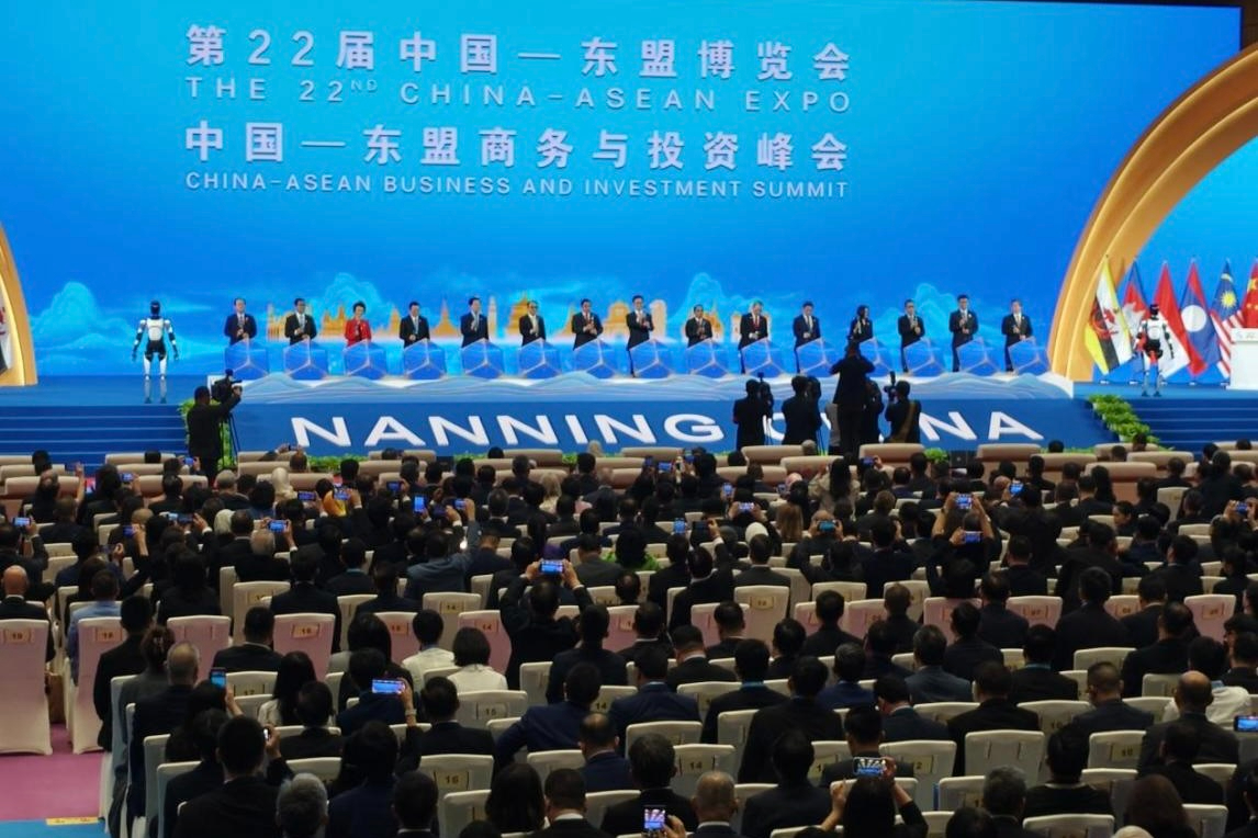 智元机器人闪耀中国-东盟博览会，以具身智能助力国际盛会